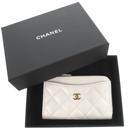 CHANEL White Caviar Leather Logo Wallet - Picture 3 of 9